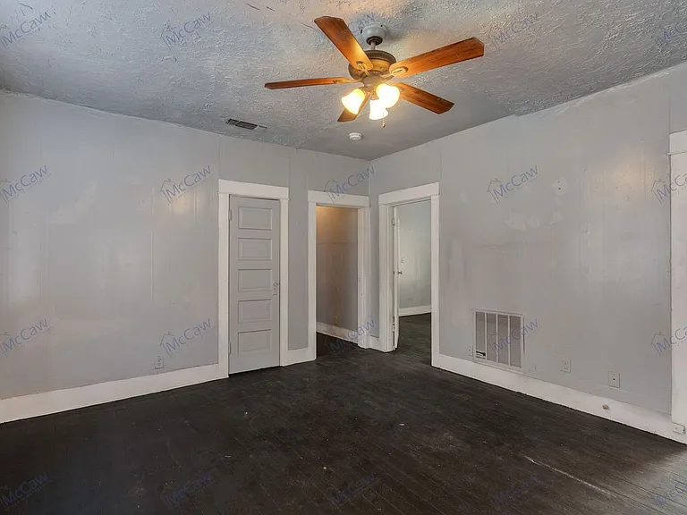 1209 Gladiolus St — Photo 13
