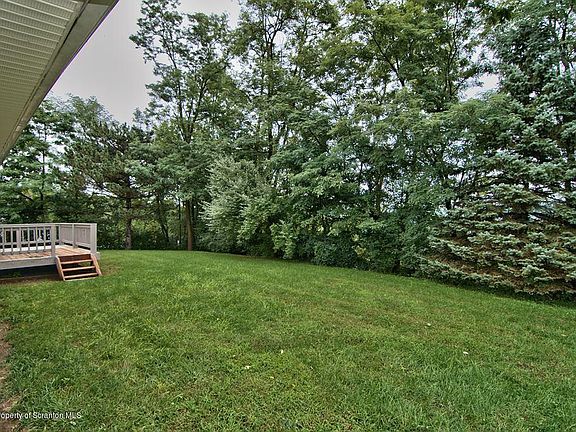 3rd image of 19 Forest Glen Dr