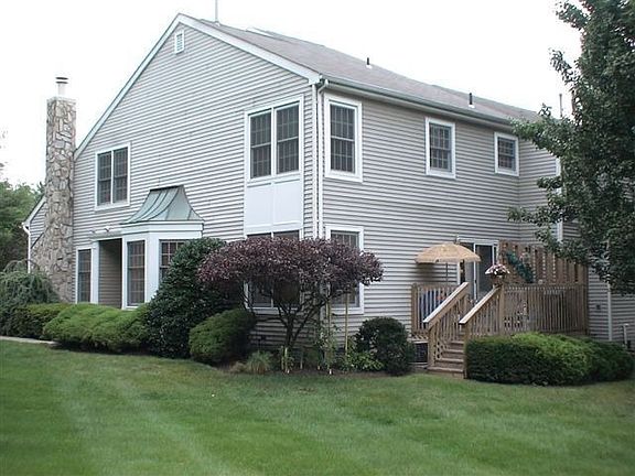 Rear with extra large lot