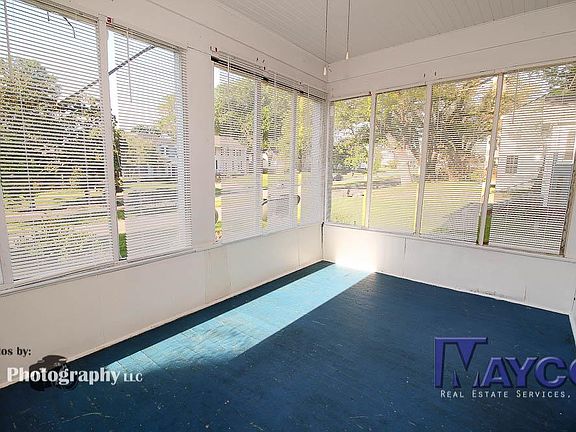 4th image of 822 Columbia St