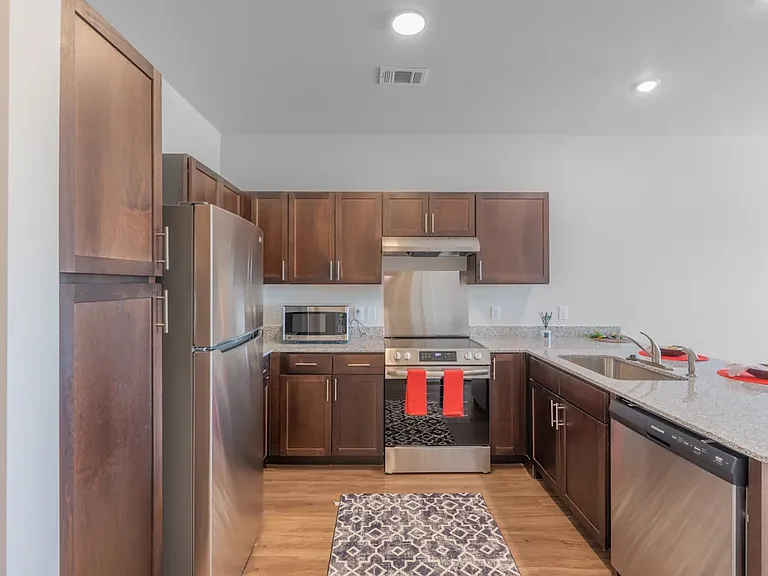 Reserve at Decatur — Photo 7