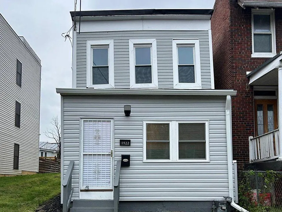 1922 Capitol Ave NE