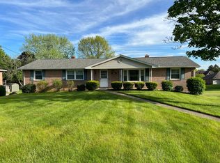 1748 E Main St, Louisville, OH