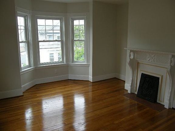 4th image of 30 Orchard St