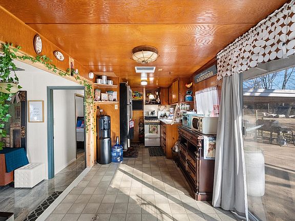 3rd image of 448 S Bateman Rd