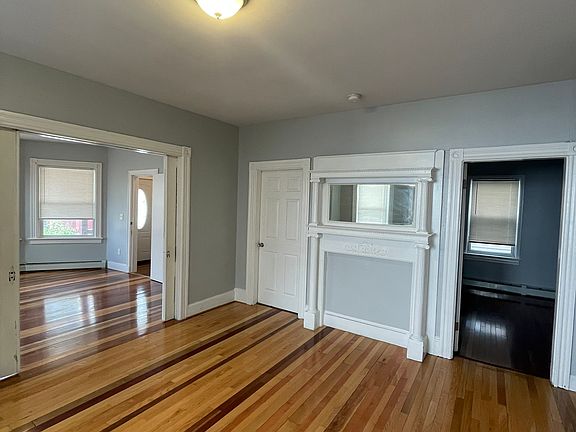 2nd image of 32 Penn St Floor 1