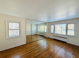 26 Midwood St FLOOR 1, Hempstead, NY 11550