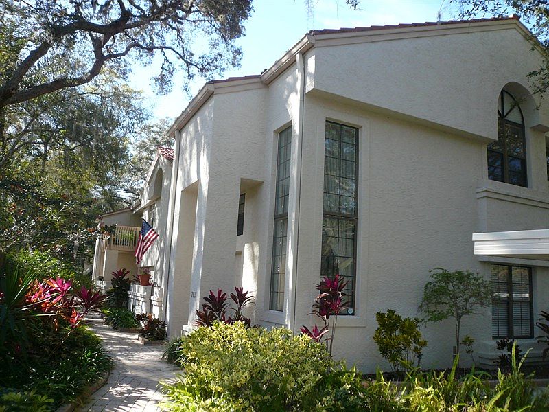 1st image of 203 Los Prados Dr