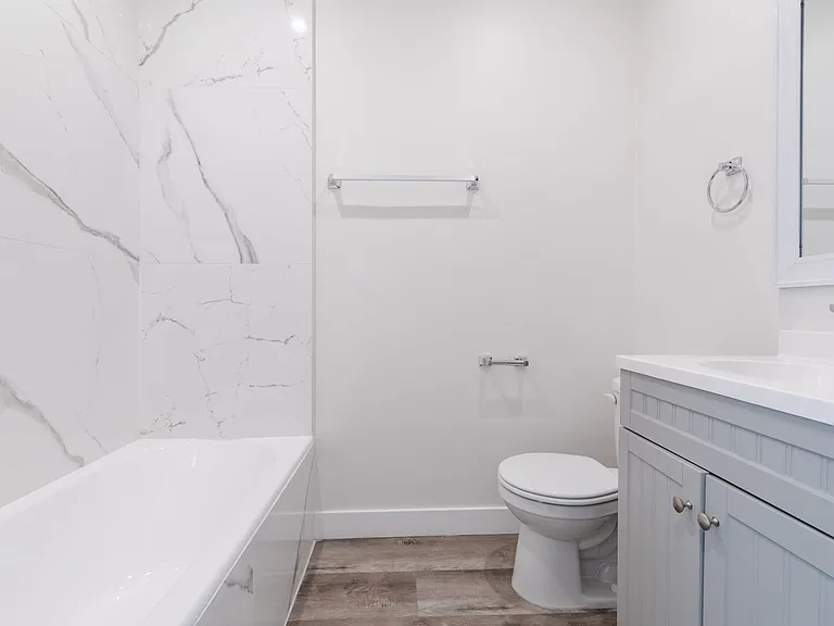 Cozy & Contemporary Studio in Koreatown — Photo 26