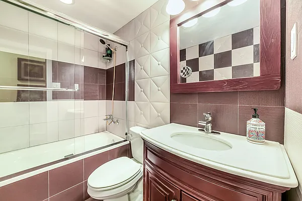 Sold by Re/Max In The City | media 10