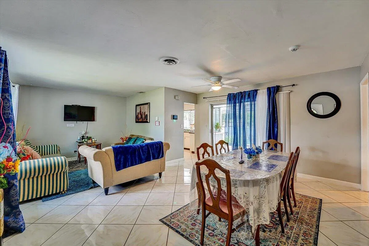 4 bed, 2.0 bath, 1639 sqft, $3,500 — Photo 4