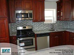 6260 65th St #2, Middle Village, NY 11379
