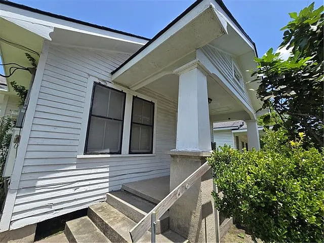 2 bed, 1.0 bath, 1372 sqft, $1,200 — Photo 4