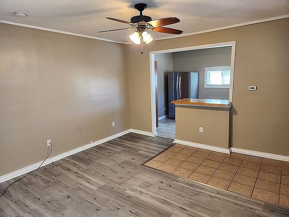 5th image of 946 Miller Ave