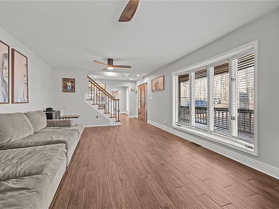 5th image of 301 Beck Forest Ln