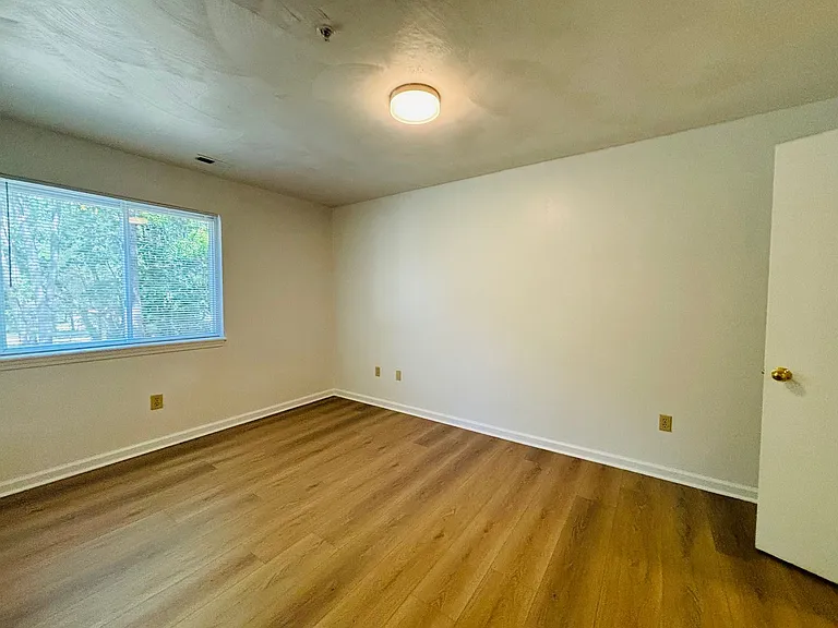 927AB - 410 Houston St. - DM — Photo 81