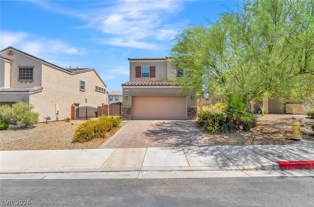 3 bed, 3.0 bath, 1732 sqft, $2,800 — Photo 1