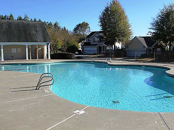 4th image of 229 Village Square Dr