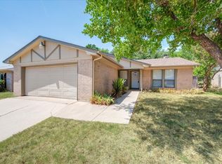 5913 Nanci Dr, Watauga, TX 76148