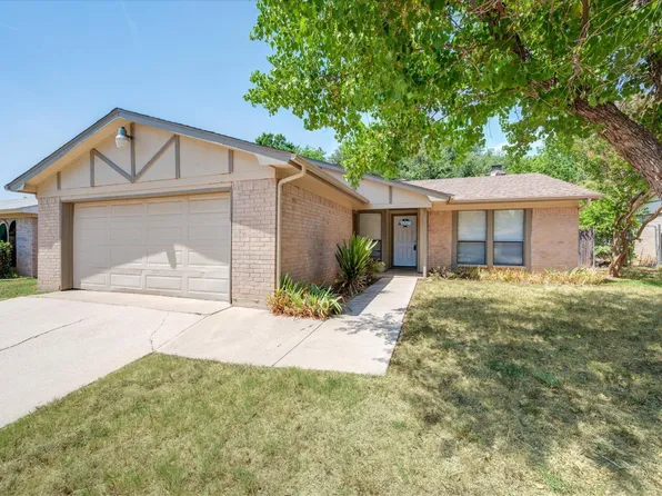 5913 Nanci Dr, Watauga, TX 76148