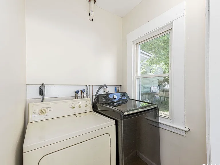 176 Leete St #1 — Photo 14