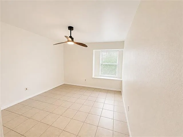 805 Terry Pkwy — Photo 10
