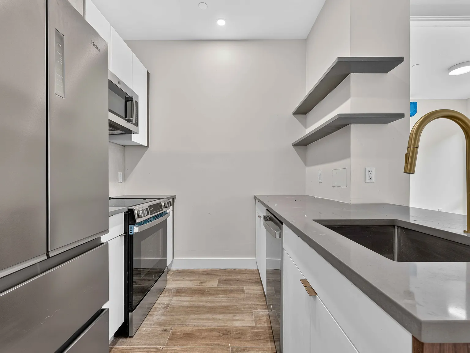 157 Hawthorne Street — Photo 4