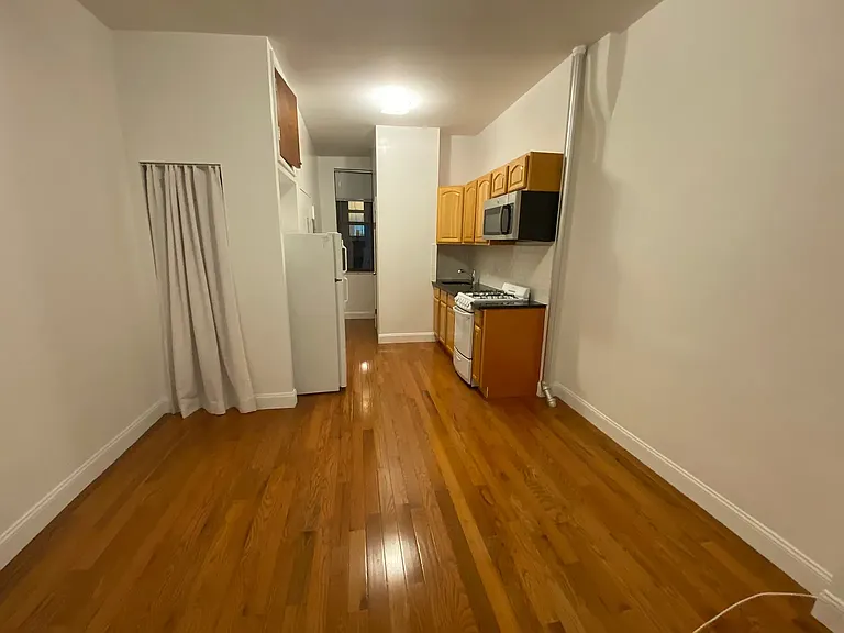 35 Carmine St #3 — Photo 6