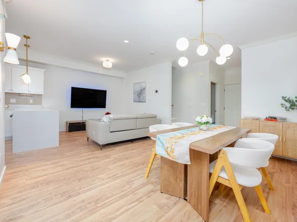 8271 Francis Rd #2, Richmond, BC V6Y 1A5