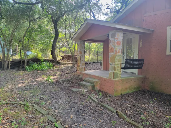 18422 Hilltop Dr, Helotes, TX 78023