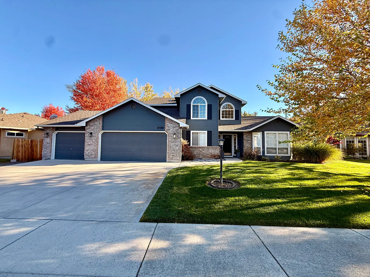 4 bed, 2.5 bath, 2197 sqft, $3,000 — Photo 2