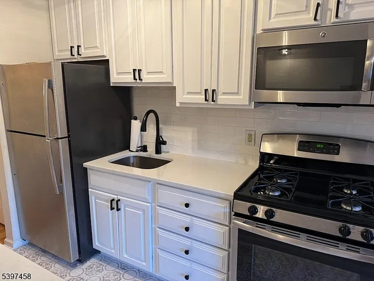 511 Washington Dr — Photo 4