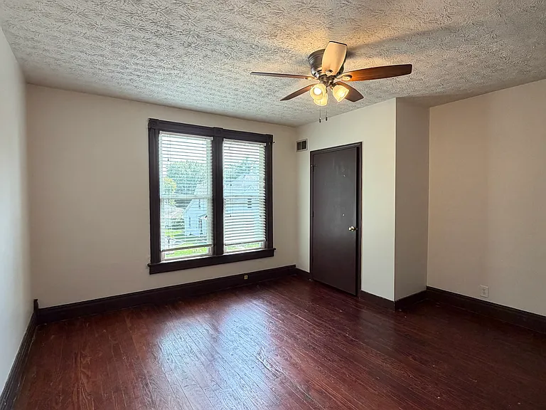 1522 Grove St — Photo 17