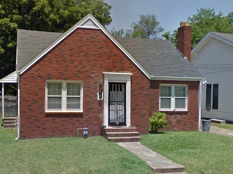 Roland Ave — Photo 1