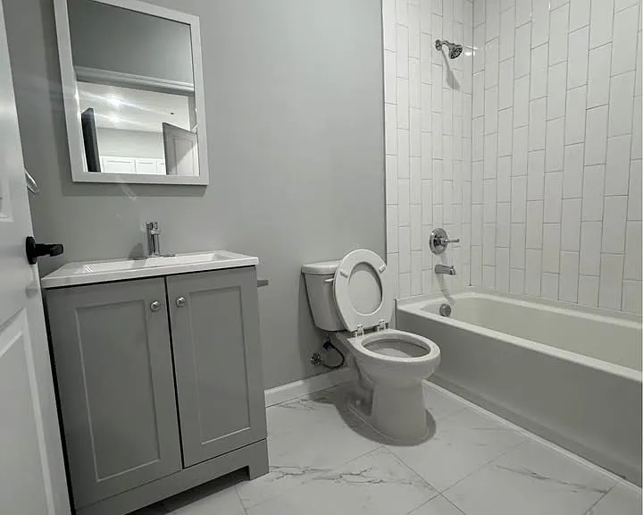 224 Graham Ave #203 — Photo 5