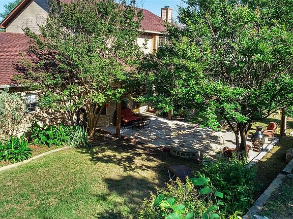 4th image of 1113 W Lake Dr