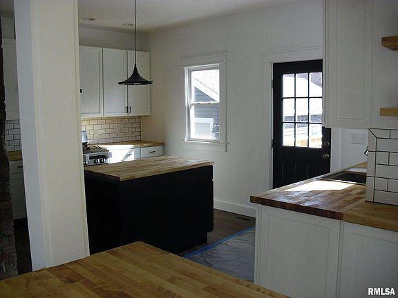 4th image of 529 N Cherry St