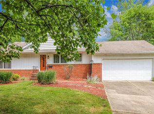 25126 Edgemont Rd, Richmond Heights, OH 44143