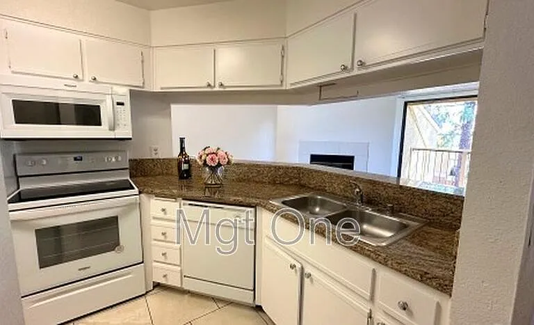 10655 Lemon Ave — Photo 4