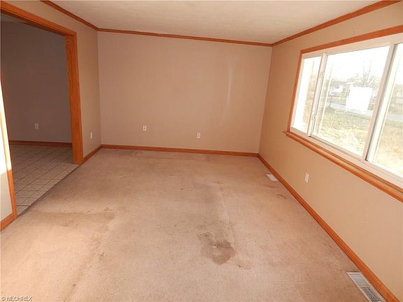 5th image of 4601 Meadow Ln