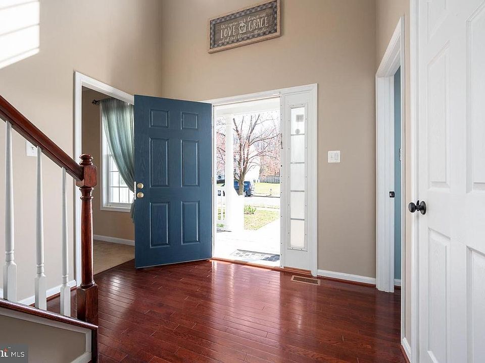 1st image of 9 Comfort Ln