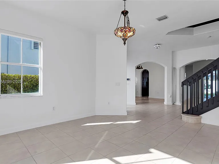 17994 NW 87th Pl — Photo 5