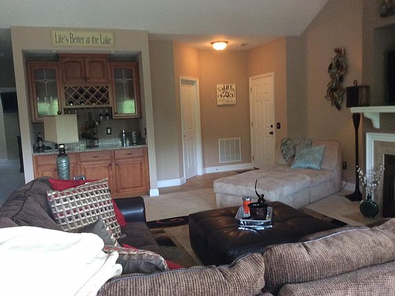 3rd image of 300 S Pointe Shore Dr