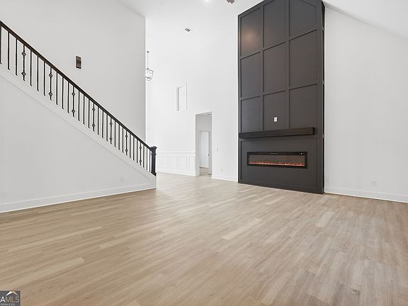 4th image of 1444 Red Cedar Rd