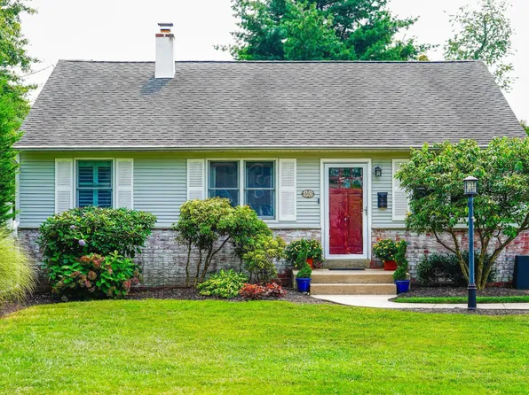460 Kalmia St, Warminster, PA 18974