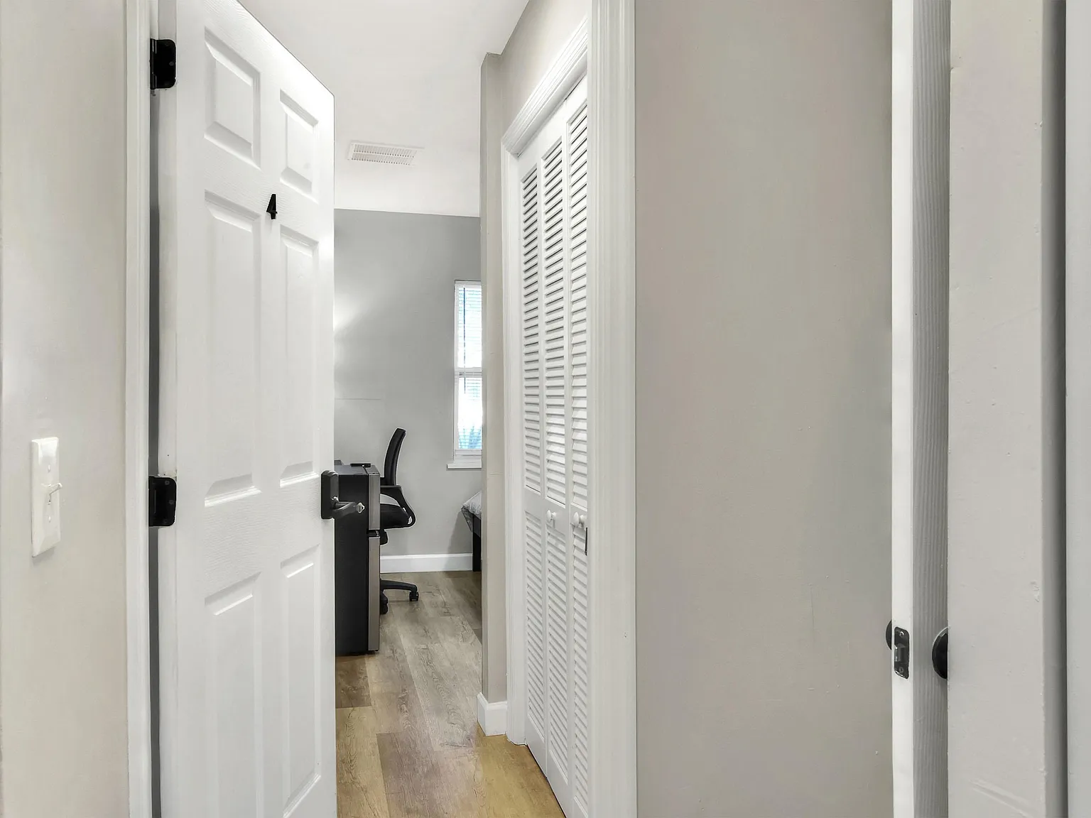 4 bed, 2.0 bath, 1800 sqft, $1,027 — Photo 4