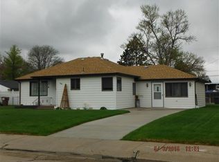 609 E 28th St, Scottsbluff, NE 69361
