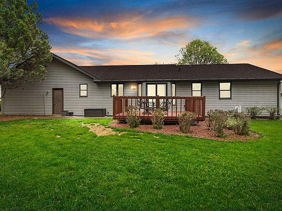 3rd image of 2128 Nellie Ln