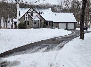 84 Nine Partners Rd, Staatsburg, NY 12580