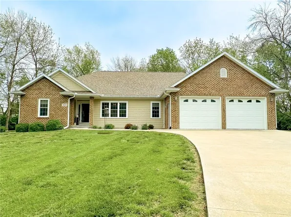 923 S Mulberry St, Maryville, MO 64468
